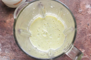 Смузи из сельдерея, яблока и киви