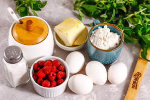 Пирог "Бабка" с малиной Пирог "Бабка" с малиной