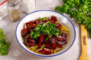 Салат со свеклой и говядиной Салат со свеклой и говядиной