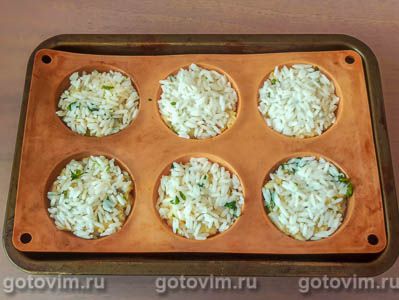 Запеканки из рыбы и риса в формочках для кексов 