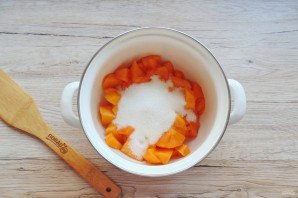 Варенье из хурмы с орехами Варенье из хурмы с орехами