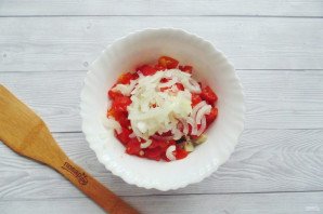 Салат из запеченных баклажанов, помидоров и перца