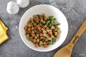 Салат из стручковой фасоли и кукурузы Салат из стручковой фасоли и кукурузы