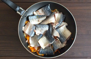 Скумбрия со свеклой на зиму Скумбрия со свеклой на зиму