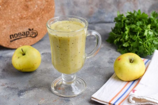 Смузи из сельдерея, яблока и киви