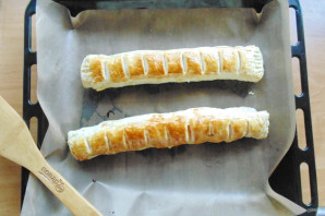 Слоеный рулет с абрикосами Слоеный рулет с абрикосами