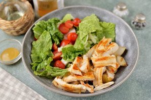 Салат с куриной грудкой и грушей Салат с куриной грудкой и грушей