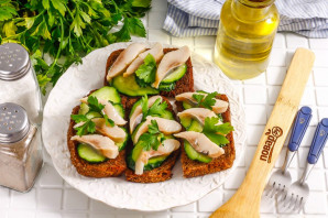 Тосты с селедкой Тосты с селедкой