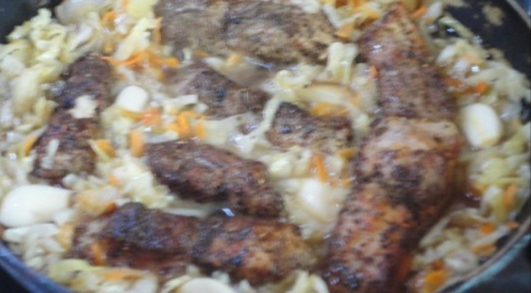 Свиные ребрышки в квашеной капусте, пошаговый рецепт с фото