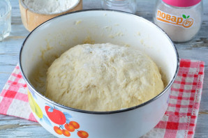 Пирожки с капустой и томатной пастой