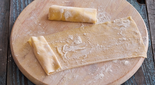 Как приготовить домашние яичные тальятелле, пошаговый рецепт с фото