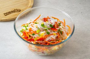 Салат из рисовой лапши Салат из рисовой лапши