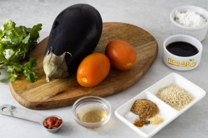 Азиатский салат с баклажанами и помидорами