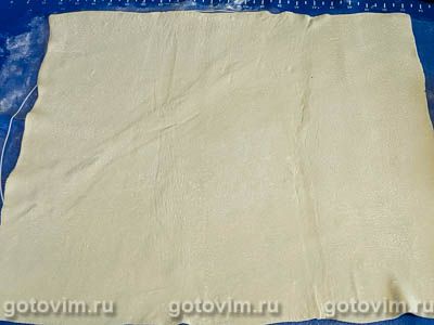 Слойки с шоколадом и грушами