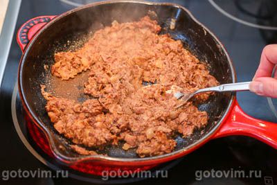 Паштет из фасоли с жареным беконом