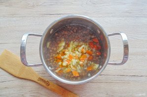 Постный суп из зеленой чечевицы