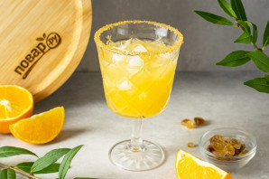 Алкогольный коктейль с апельсиновым соком Алкогольный коктейль с апельсиновым соком