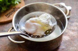 Оладьи из кабачков с яйцом пашот