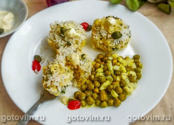 Запеканки из рыбы и риса в формочках для кексов 