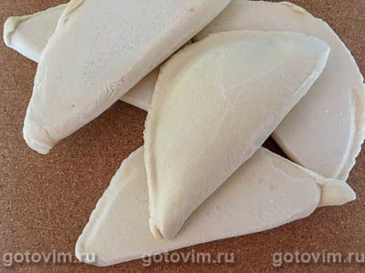 Чебуреки со свининой (тесто на газированной воде) Чебуреки со свининой (тесто на газированной воде)