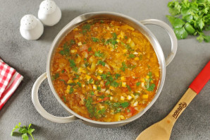 Щи с солеными огурцами и свежей капустой Щи с солеными огурцами и свежей капустой