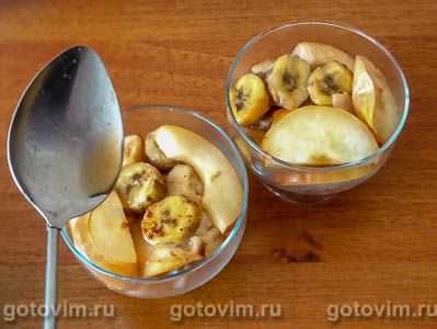 Десерт из запеченных с ромом фруктов Десерт из запеченных с ромом фруктов