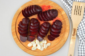 Маринованная свекла с луком Маринованная свекла с луком