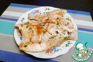 Камбала, запеченная с паприкой и петрушкой