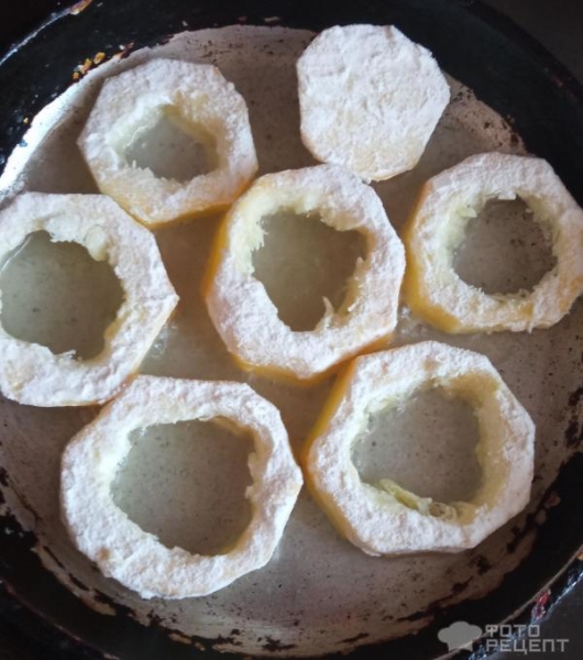 Рецепт: Кабачки жареные с яйцом - панированные в муке Рецепт: Кабачки жареные с яйцом - панированные в муке