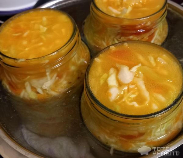 Рецепт: Капустный салат на зиму - Очень хрустящий капустный салат на зиму в банках со стерилизацией. Без варки. Рецепт: Капустный салат на зиму - Очень хрустящий капустный салат на зиму в банках со стерилизацией. Без варки.