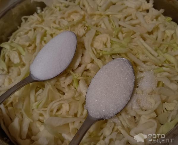 Рецепт: Капустный салат на зиму - Очень хрустящий капустный салат на зиму в банках со стерилизацией. Без варки. Рецепт: Капустный салат на зиму - Очень хрустящий капустный салат на зиму в банках со стерилизацией. Без варки.