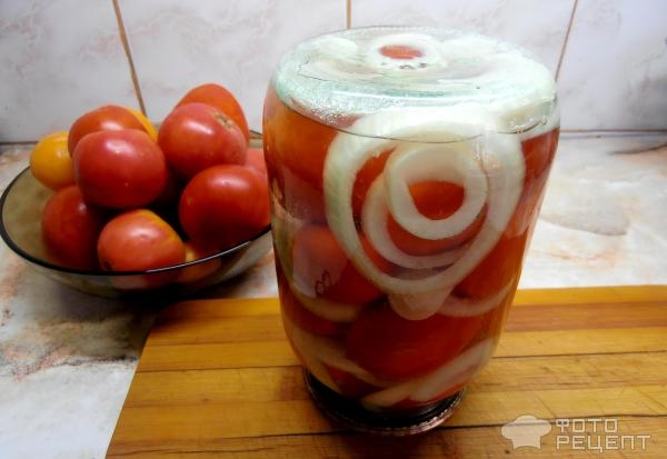 Рецепт: Консервированные помидоры - с луком Рецепт: Консервированные помидоры - с луком