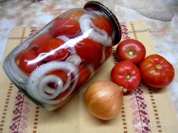 Рецепт: Консервированные помидоры - с луком Рецепт: Консервированные помидоры - с луком