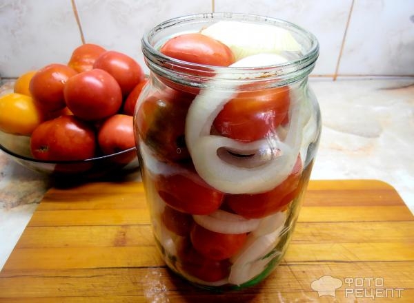 Рецепт: Консервированные помидоры - с луком Рецепт: Консервированные помидоры - с луком