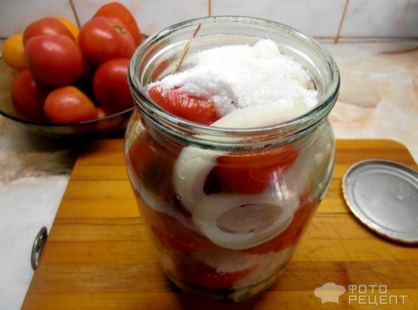 Рецепт: Консервированные помидоры - с луком Рецепт: Консервированные помидоры - с луком