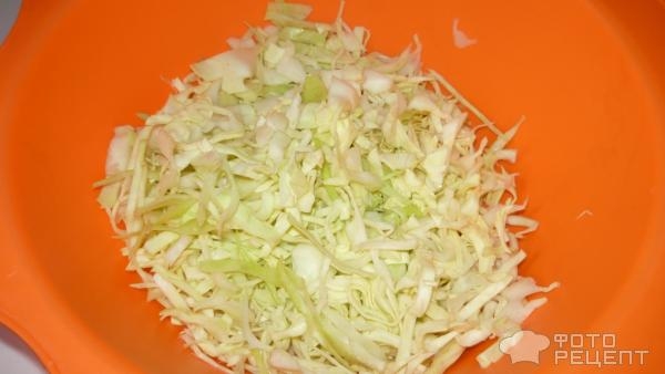 Рецепт: Овощной салат с капустой "Красавица" - Простой и нарядный Рецепт: Овощной салат с капустой "Красавица" - Простой и нарядный