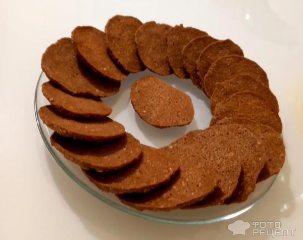 Рецепт: Овсяное печенье из мелких хлопьев - Очень шоколадное, тонкое хрустящее печенье