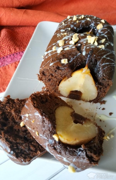 Рецепт: Шоколадный кекс с грушами - как сделать из обычного кекса праздничный Рецепт: Шоколадный кекс с грушами - как сделать из обычного кекса праздничный