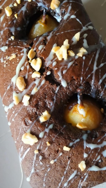 Рецепт: Шоколадный кекс с грушами - как сделать из обычного кекса праздничный Рецепт: Шоколадный кекс с грушами - как сделать из обычного кекса праздничный