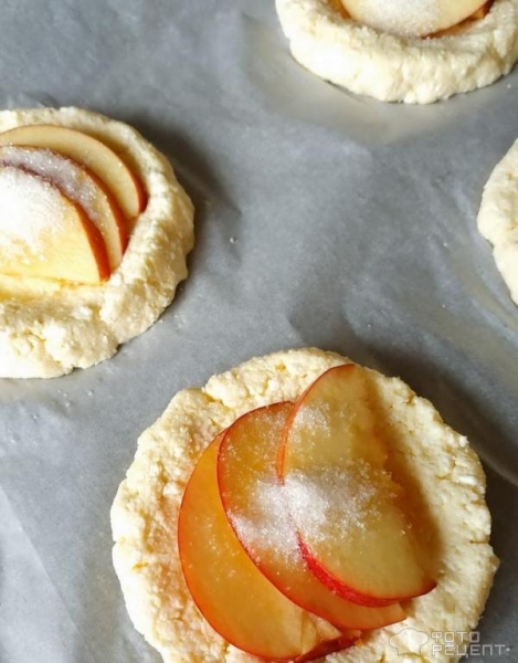 Рецепт: Сырники сладкие - без муки с яблоками Рецепт: Сырники сладкие - без муки с яблоками