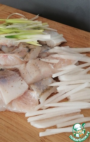 Щука (судак) в листьях савойской капусты Щука (судак) в листьях савойской капусты