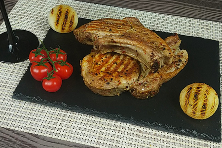 Сочная свинина на кости Сочная свинина на кости