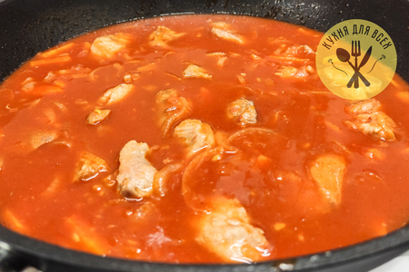 Свинина в томатной подливе