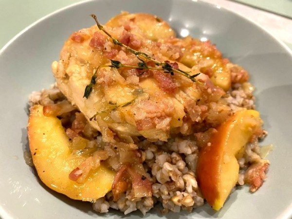 Курица с гречкой в сковороде — рецепт приготовления в домашних условиях
Курица с гречкой в сковороде — рецепт приготовления в домашних условиях