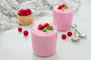 Смузи с творогом и малиной Смузи с творогом и малиной