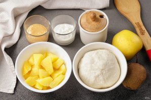 Сладкая пицца с ананасами Сладкая пицца с ананасами