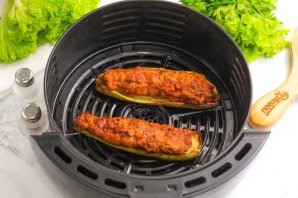 Кабачки с фаршем в аэрогриле Кабачки с фаршем в аэрогриле