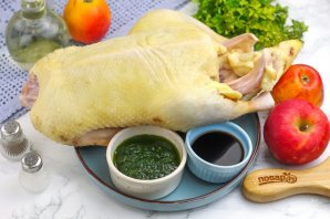 Утка с яблоками в рукаве Утка с яблоками в рукаве