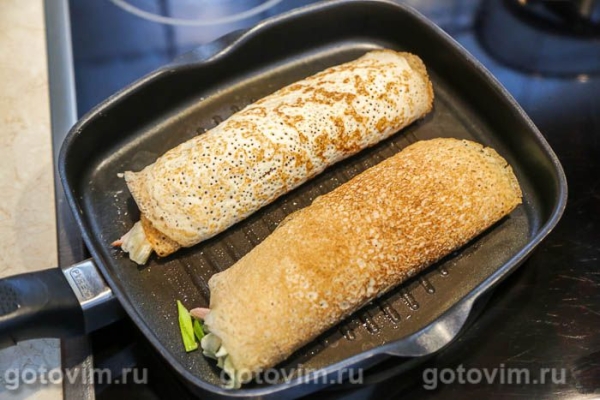 Шаурма в блине с курицей и овощами Шаурма в блине с курицей и овощами