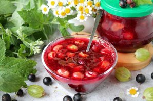 Джем из крыжовника с соком черной смородины Джем из крыжовника с соком черной смородины
